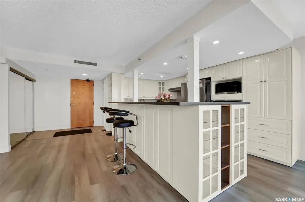 315 5th Avenue N Saskatoon SK S7K 5Z8