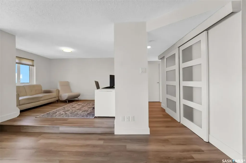 315 5th Avenue N Saskatoon SK S7K 5Z8
