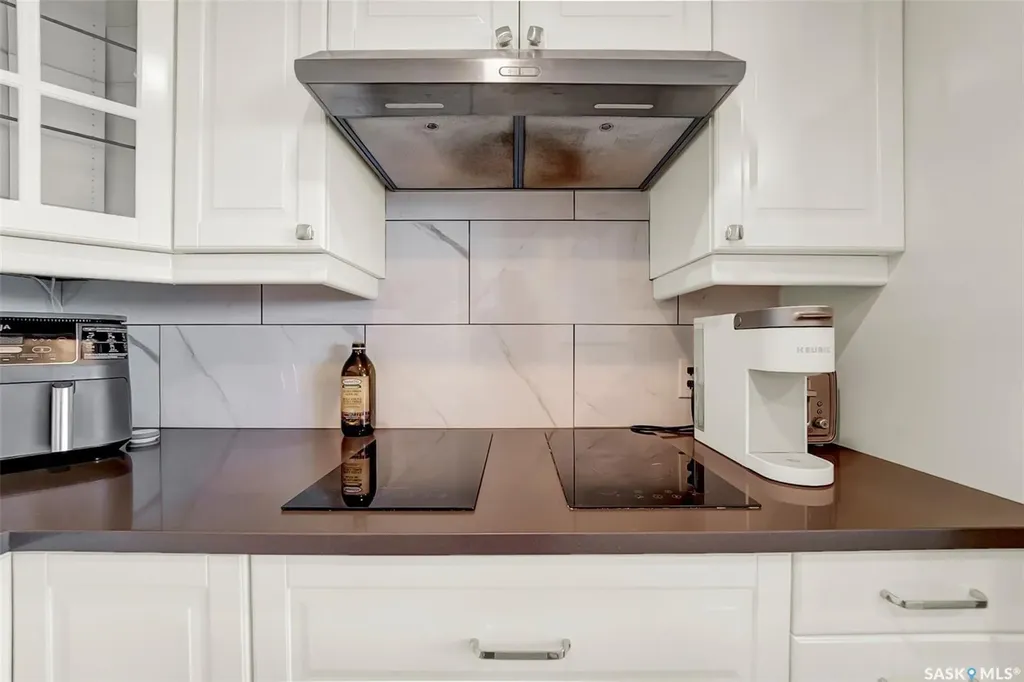 315 5th Avenue N Saskatoon SK S7K 5Z8