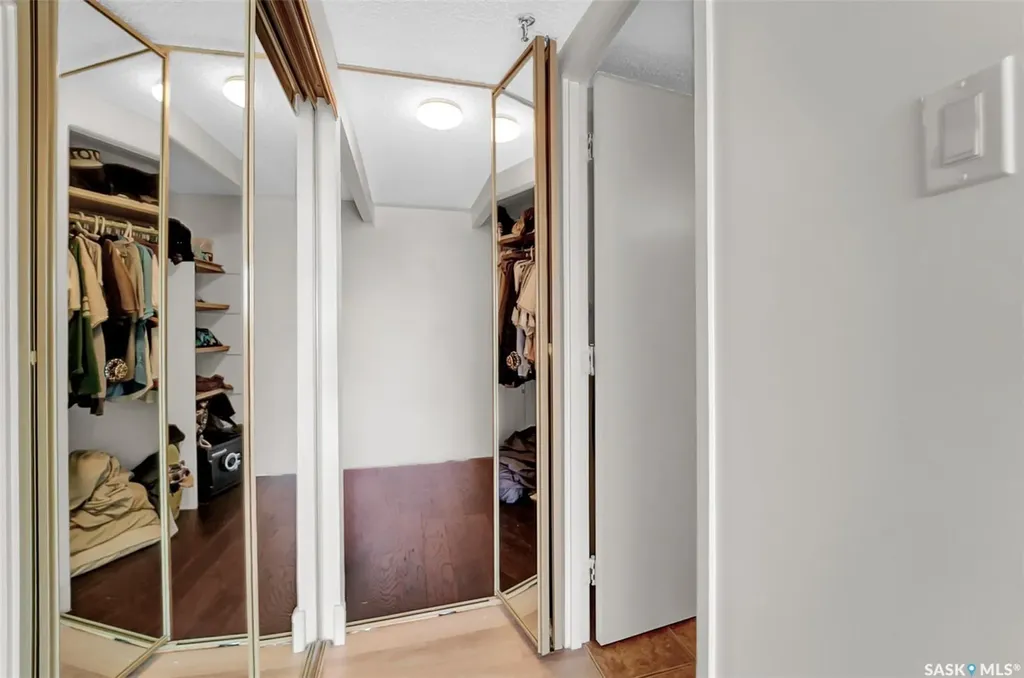 315 5th Avenue N Saskatoon SK S7K 5Z8