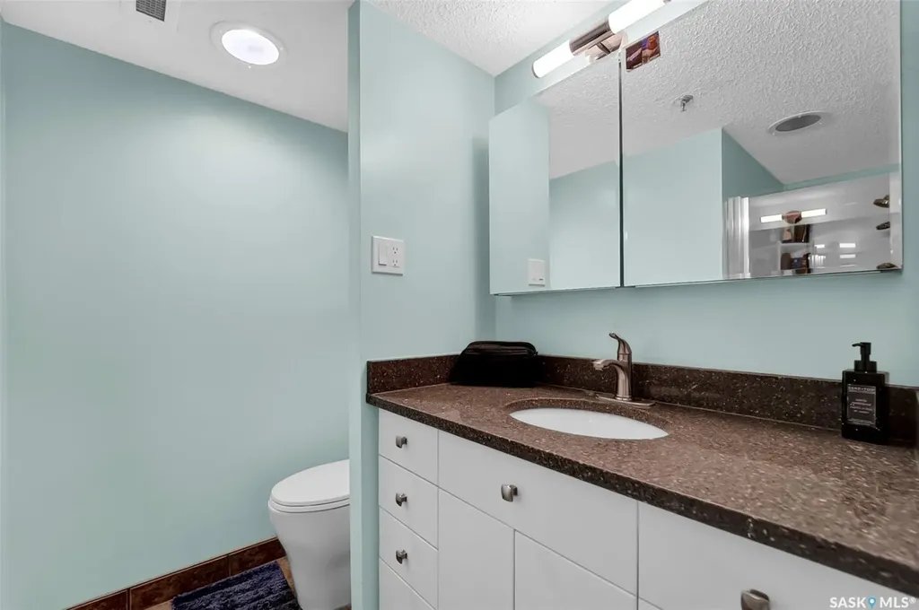 315 5th Avenue N Saskatoon SK S7K 5Z8