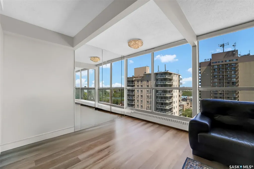 315 5th Avenue N Saskatoon SK S7K 5Z8