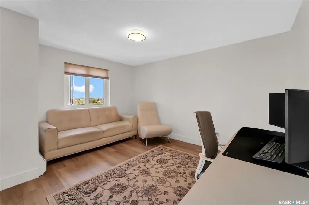 315 5th Avenue N Saskatoon SK S7K 5Z8