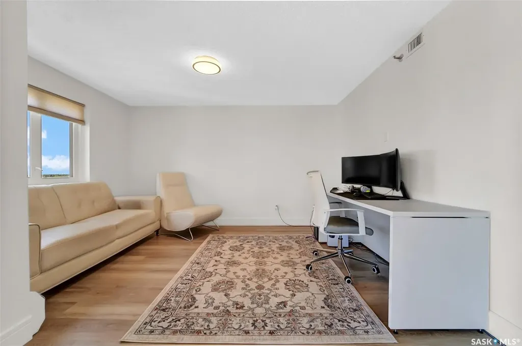 315 5th Avenue N Saskatoon SK S7K 5Z8