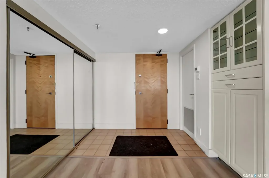 315 5th Avenue N Saskatoon SK S7K 5Z8