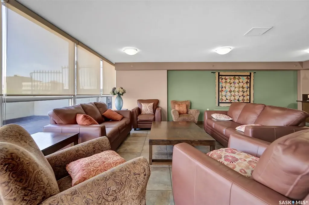 315 5th Avenue N Saskatoon SK S7K 5Z8