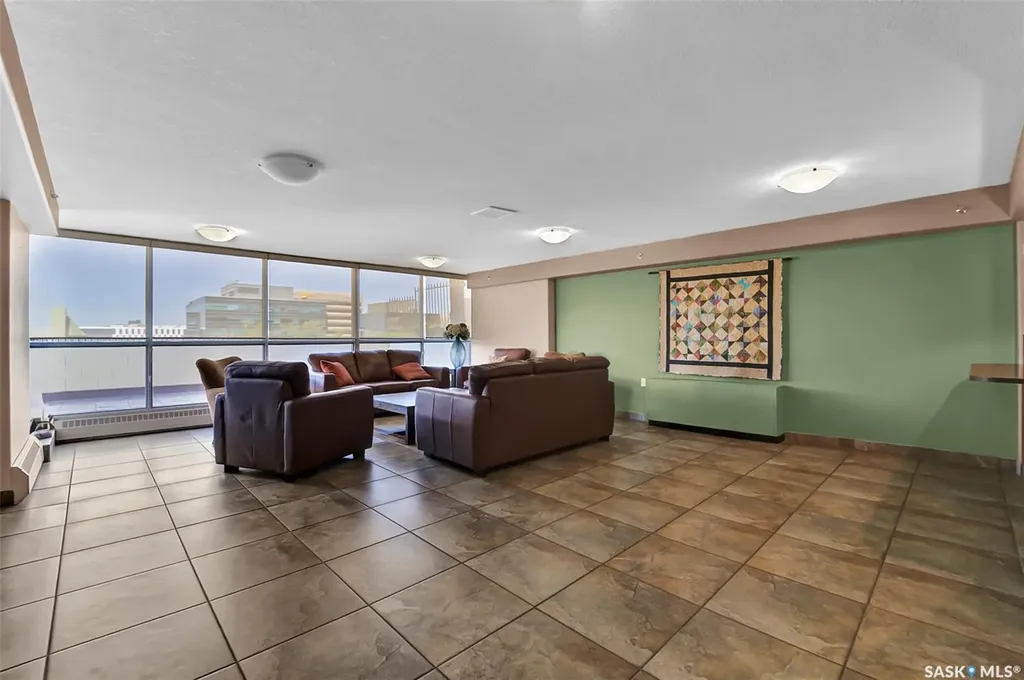 315 5th Avenue N Saskatoon SK S7K 5Z8