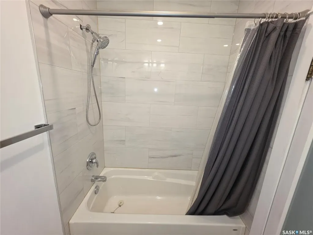 125 D Avenue S Saskatoon SK S7M 1P6