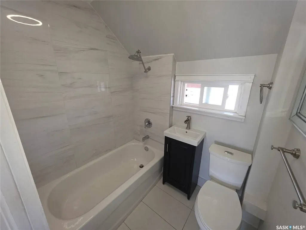125 D Avenue S Saskatoon SK S7M 1P6