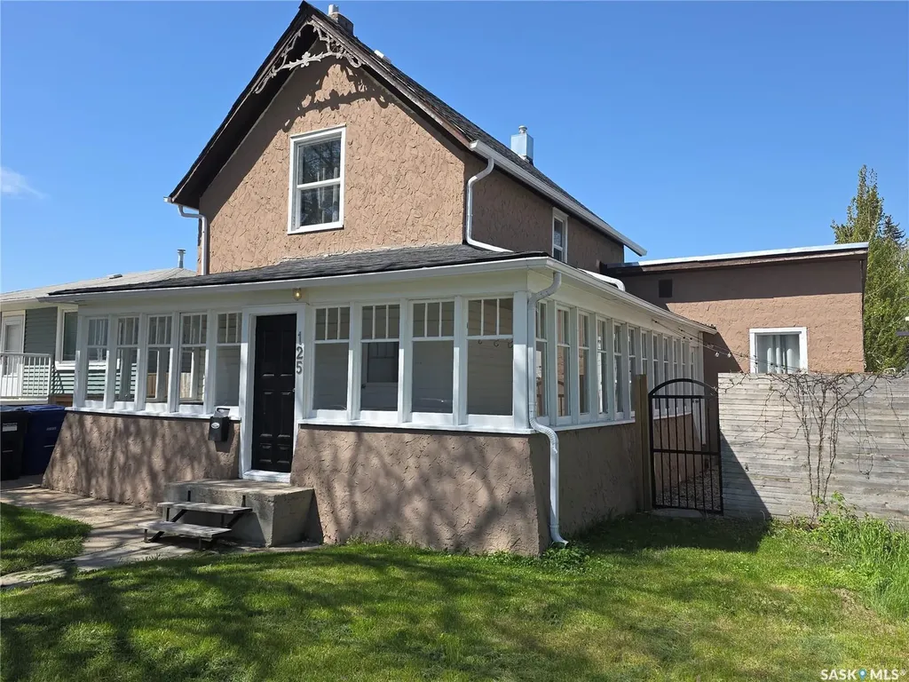 125 D Avenue S Saskatoon SK S7M 1P6