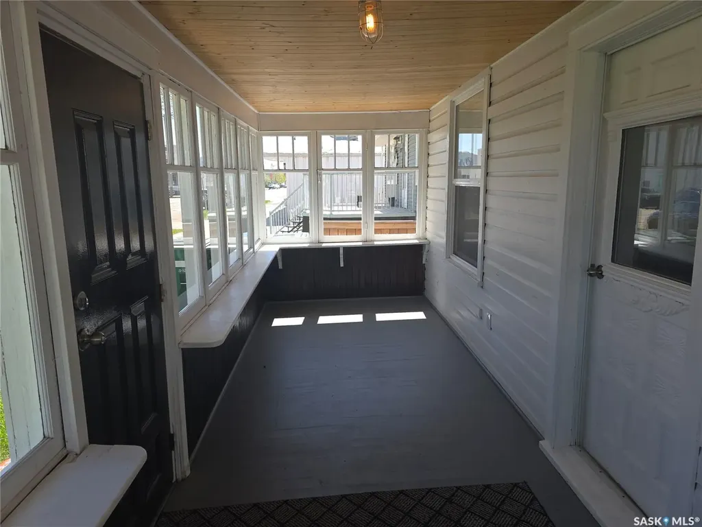 125 D Avenue S Saskatoon SK S7M 1P6