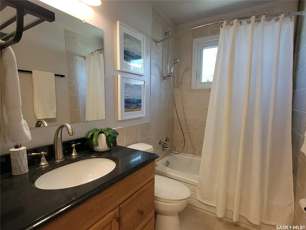 1621 Greig Avenue Saskatoon SK S7N 2K1
