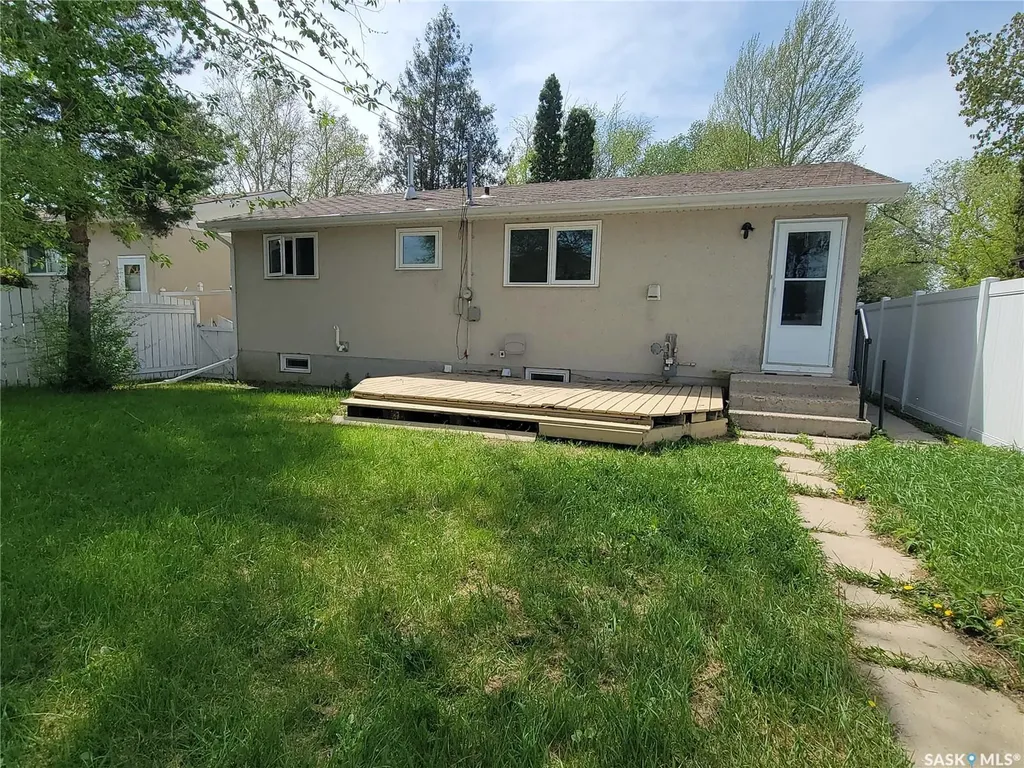 1621 Greig Avenue Saskatoon SK S7N 2K1