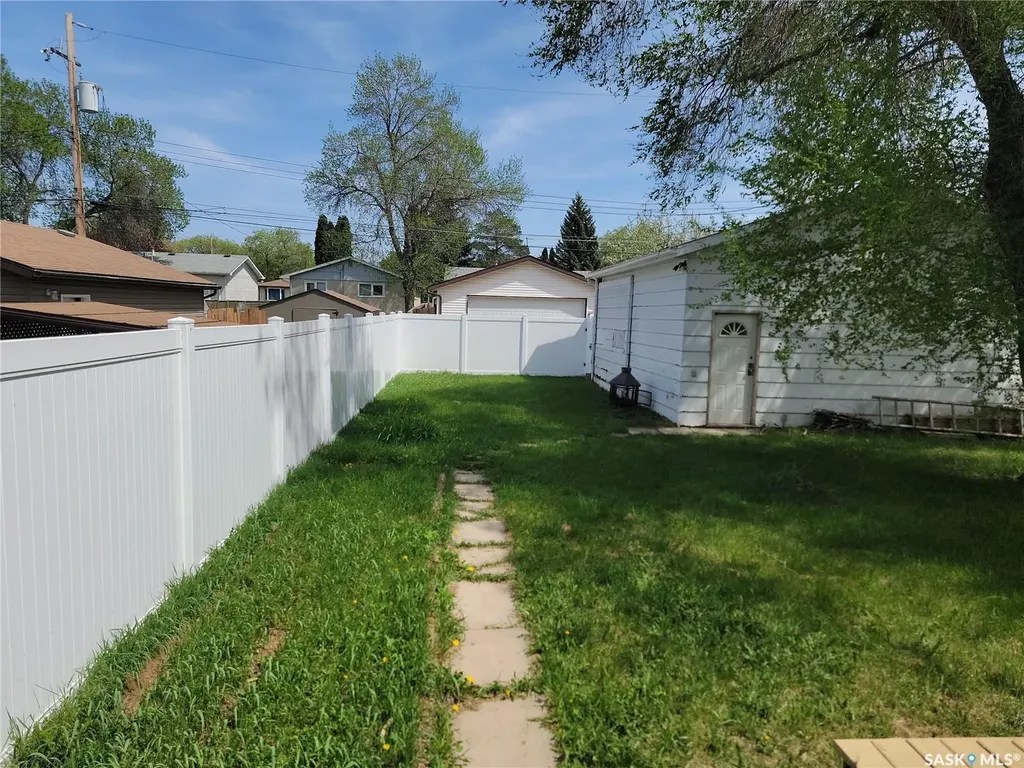 1621 Greig Avenue Saskatoon SK S7N 2K1