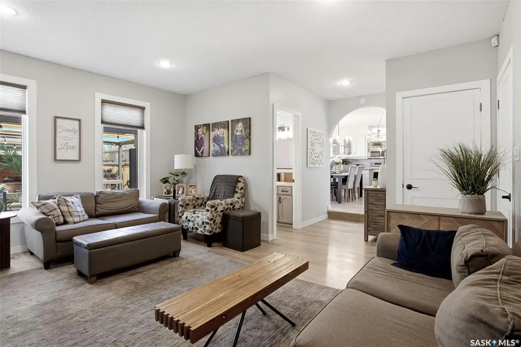 10 Louise Crescent Regina SK S4X 2E2