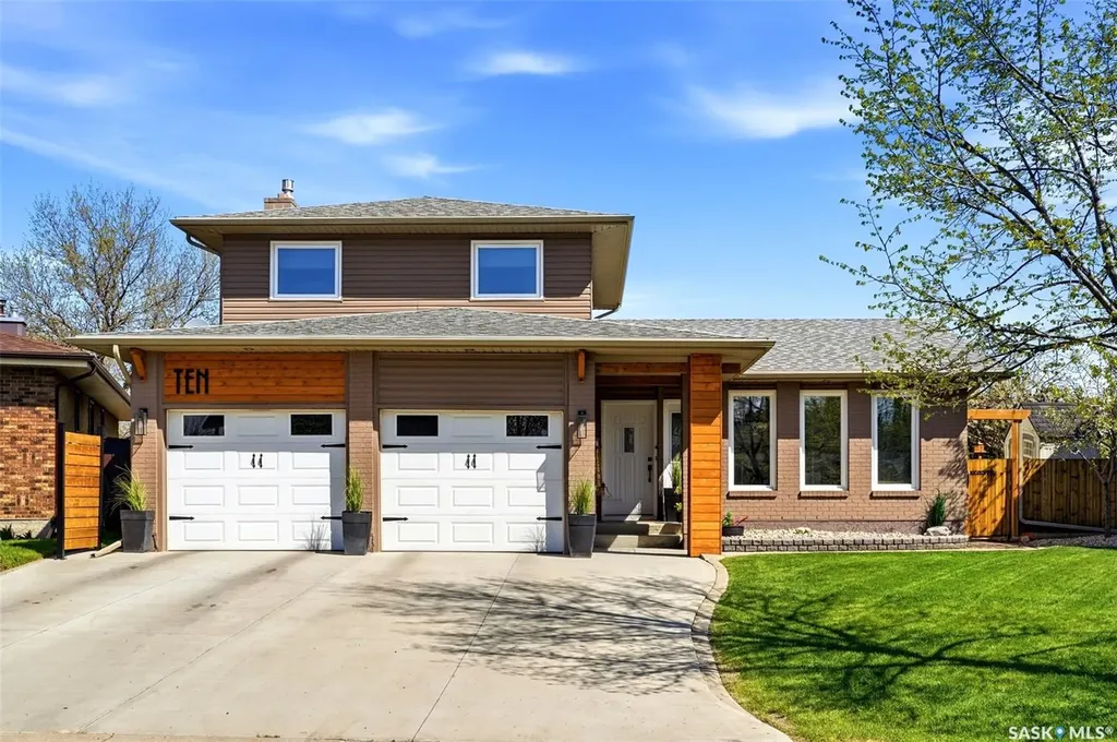 10 Louise Crescent Regina SK S4X 2E2