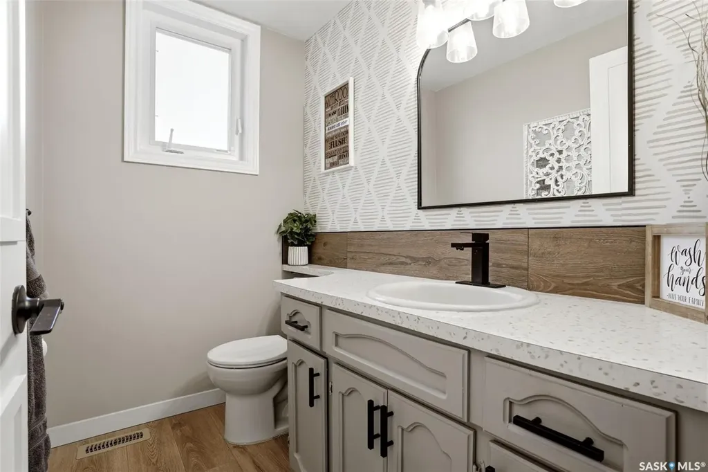 10 Louise Crescent Regina SK S4X 2E2