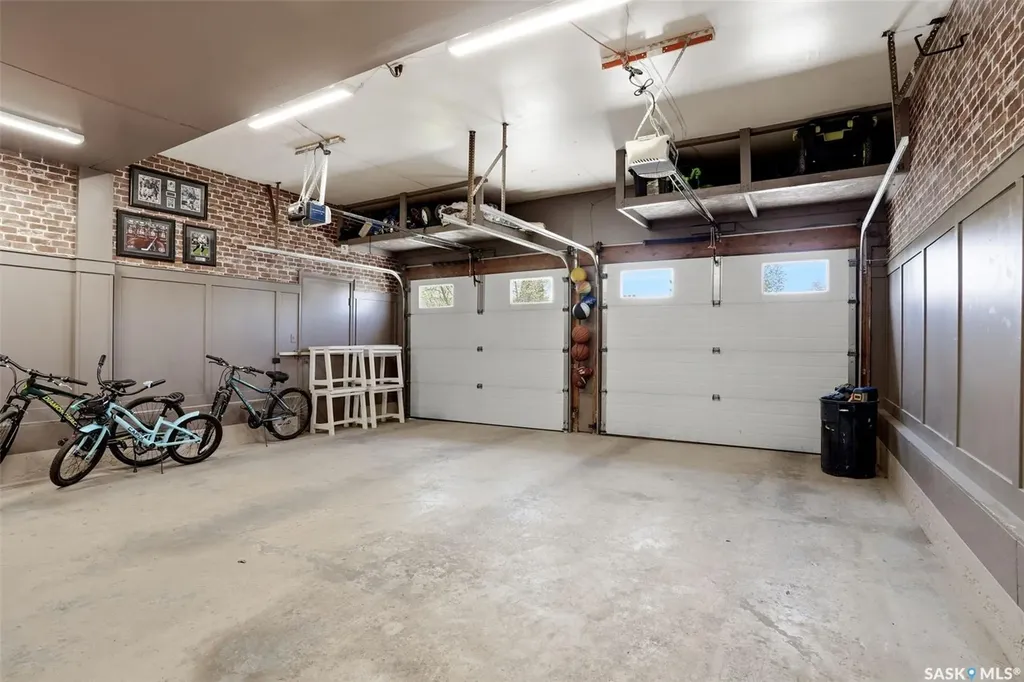 10 Louise Crescent Regina SK S4X 2E2