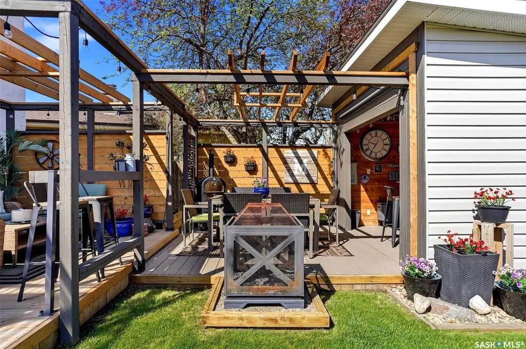 10 Louise Crescent Regina SK S4X 2E2