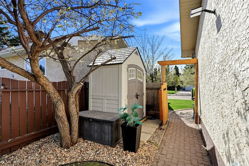 10 Louise Crescent Regina SK S4X 2E2