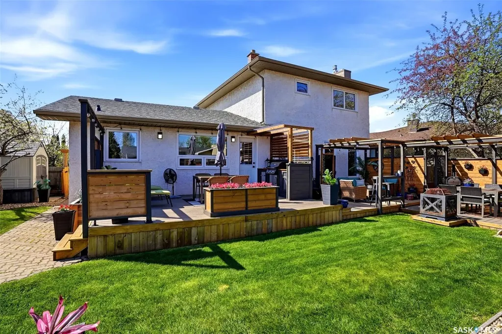 10 Louise Crescent Regina SK S4X 2E2