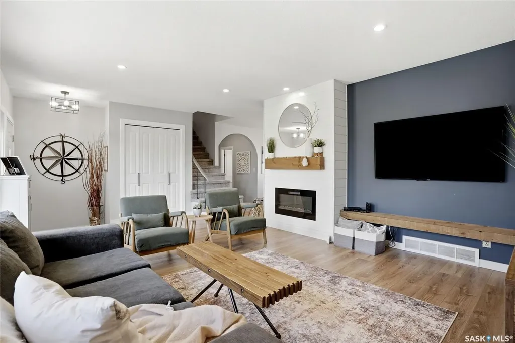 10 Louise Crescent Regina SK S4X 2E2