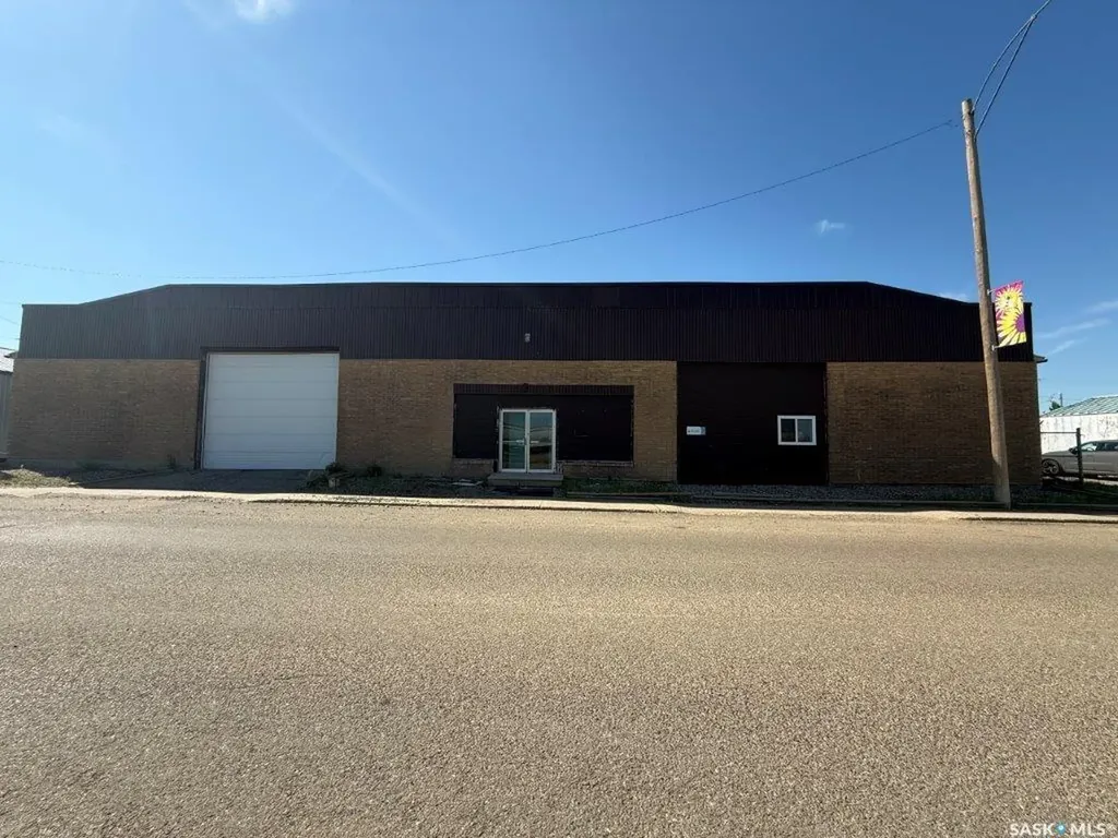 122 Railway Avenue Eston SK S0L 1A0