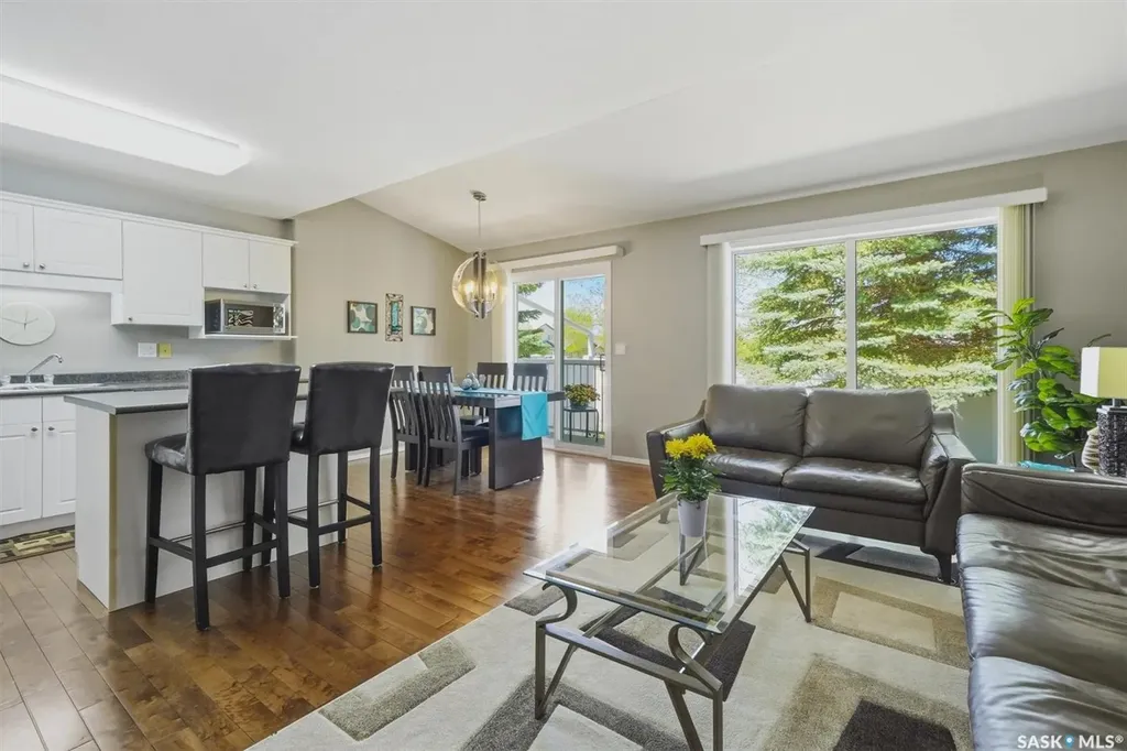 615 Mcwillie Avenue Saskatoon SK S7S 1J4