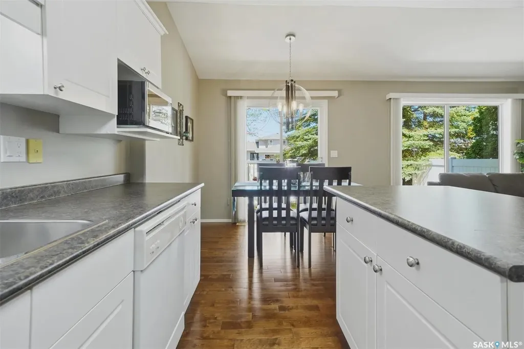 615 Mcwillie Avenue Saskatoon SK S7S 1J4