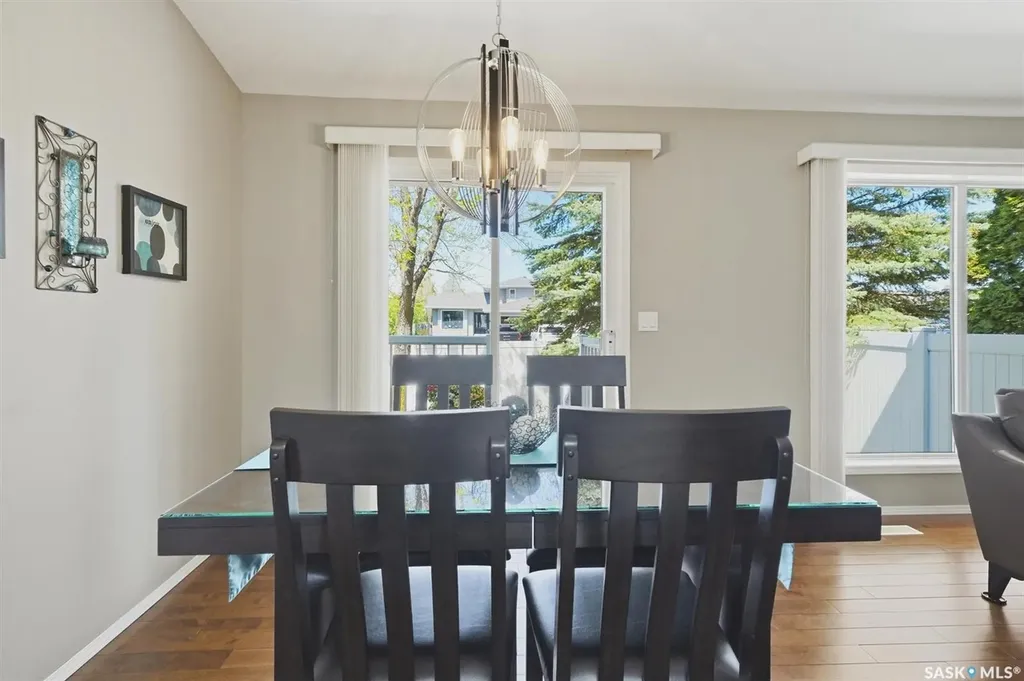 615 Mcwillie Avenue Saskatoon SK S7S 1J4