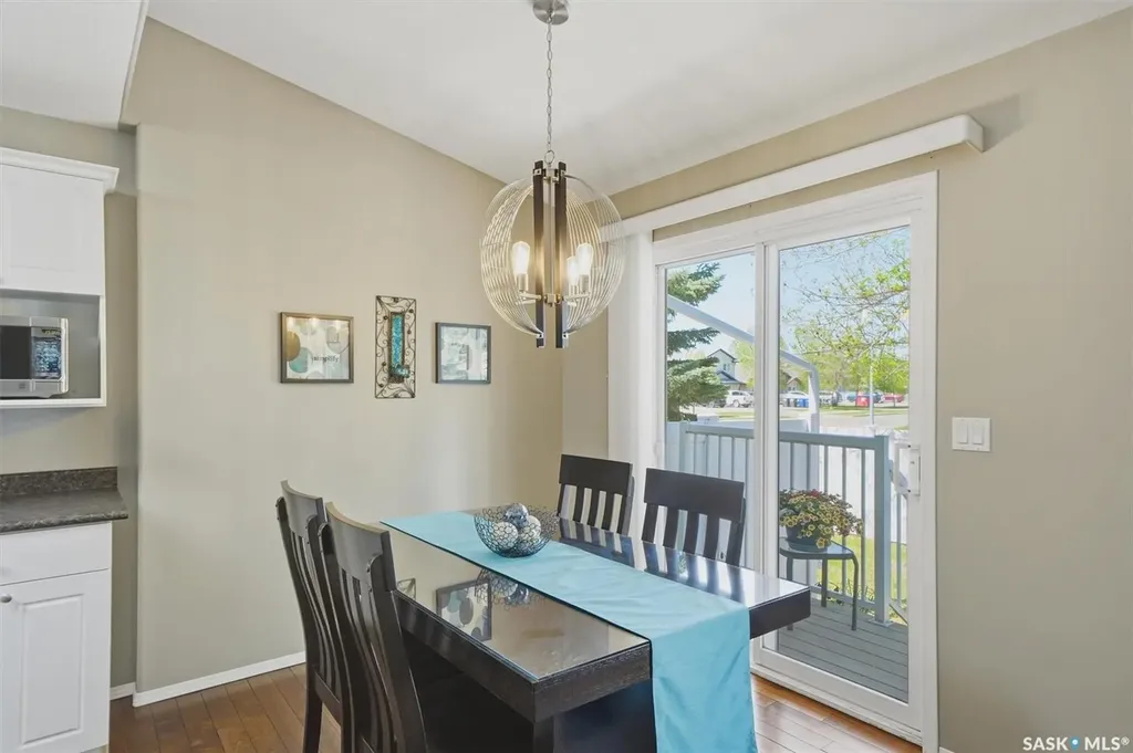 615 Mcwillie Avenue Saskatoon SK S7S 1J4
