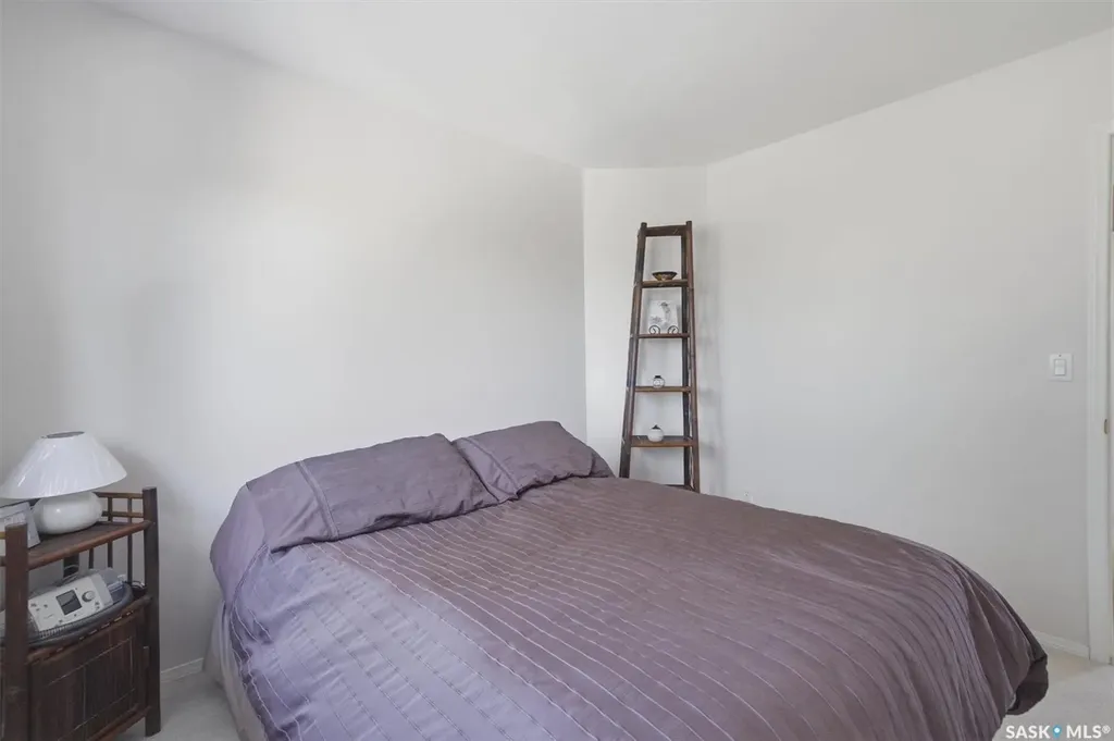 615 Mcwillie Avenue Saskatoon SK S7S 1J4