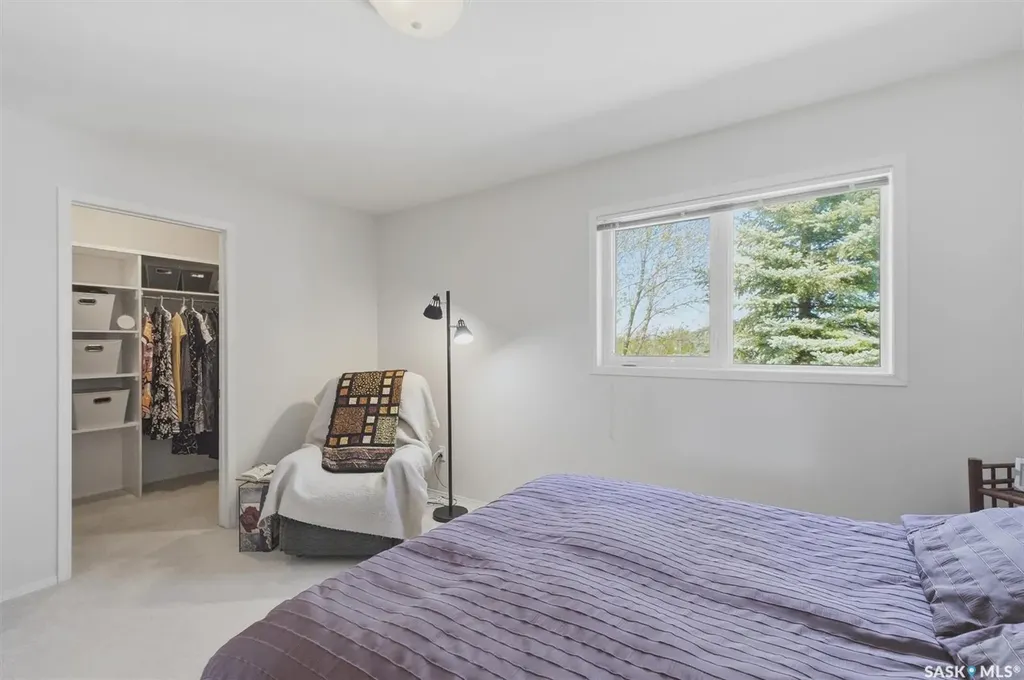 615 Mcwillie Avenue Saskatoon SK S7S 1J4