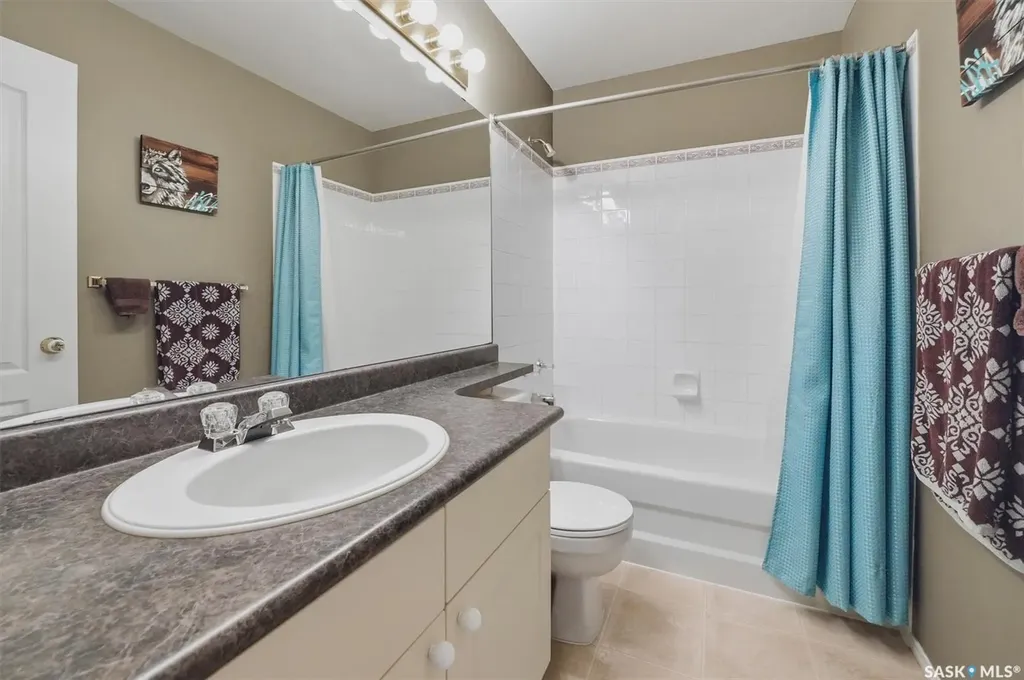 615 Mcwillie Avenue Saskatoon SK S7S 1J4