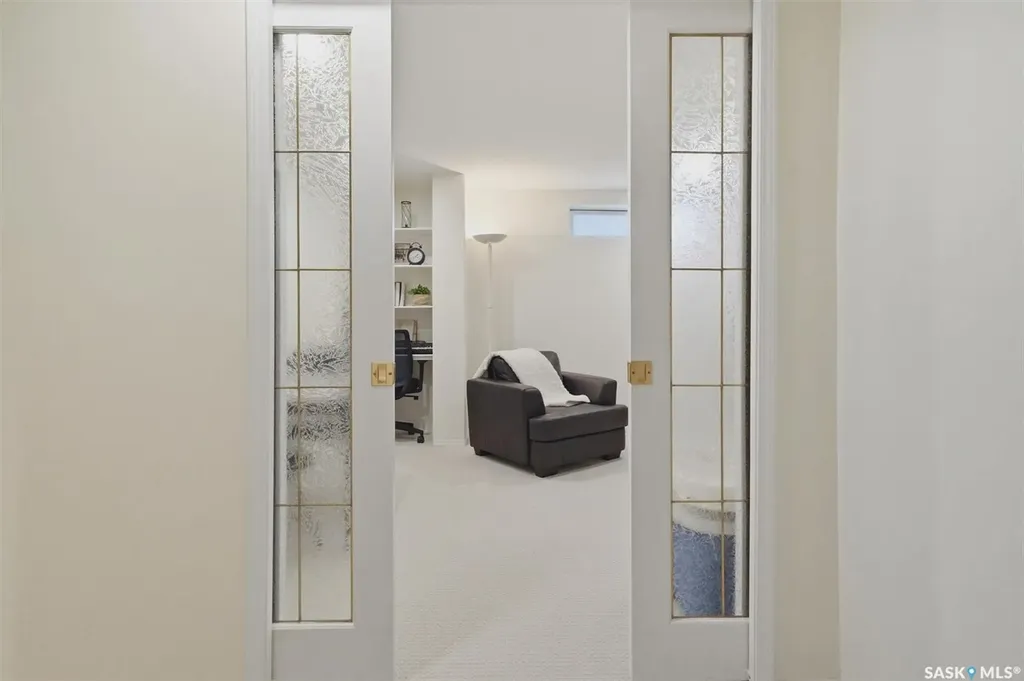 615 Mcwillie Avenue Saskatoon SK S7S 1J4
