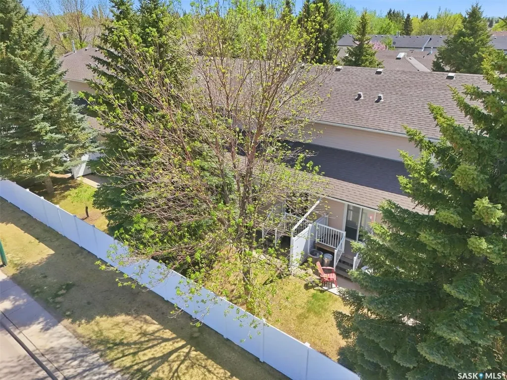 615 Mcwillie Avenue Saskatoon SK S7S 1J4