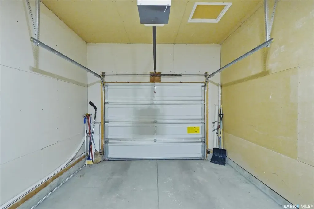 615 Mcwillie Avenue Saskatoon SK S7S 1J4