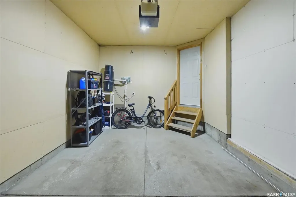 615 Mcwillie Avenue Saskatoon SK S7S 1J4