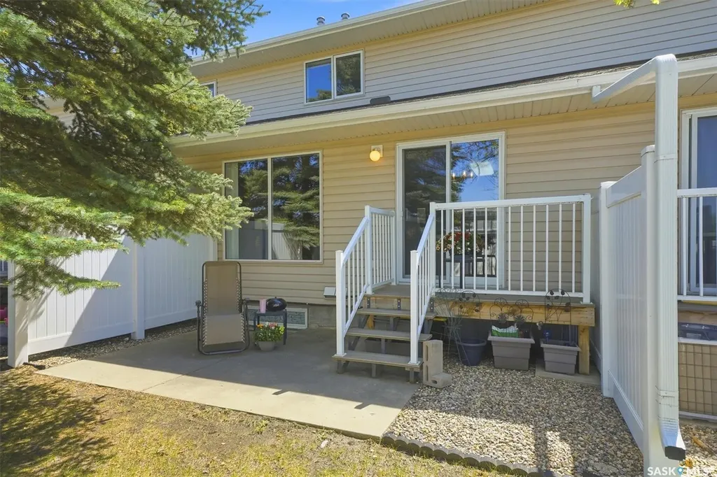 615 Mcwillie Avenue Saskatoon SK S7S 1J4