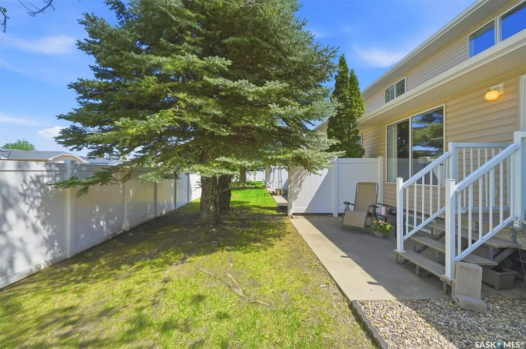 615 Mcwillie Avenue Saskatoon SK S7S 1J4