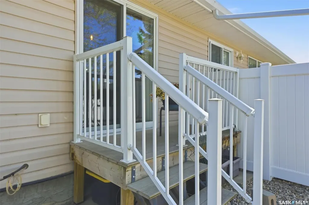 615 Mcwillie Avenue Saskatoon SK S7S 1J4