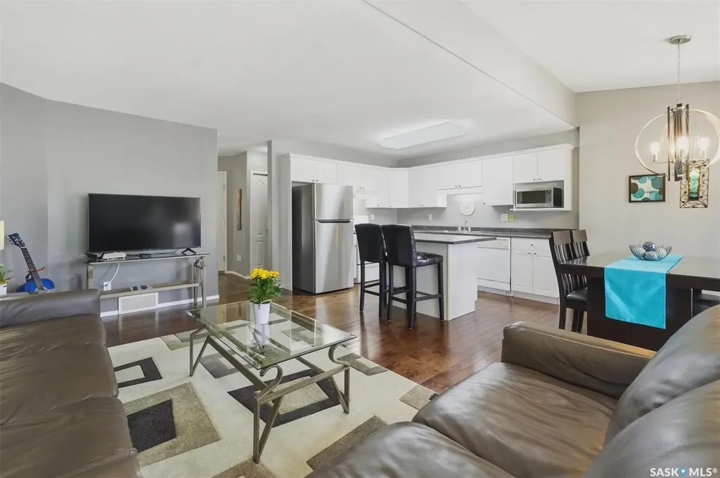 615 Mcwillie Avenue Saskatoon SK S7S 1J4
