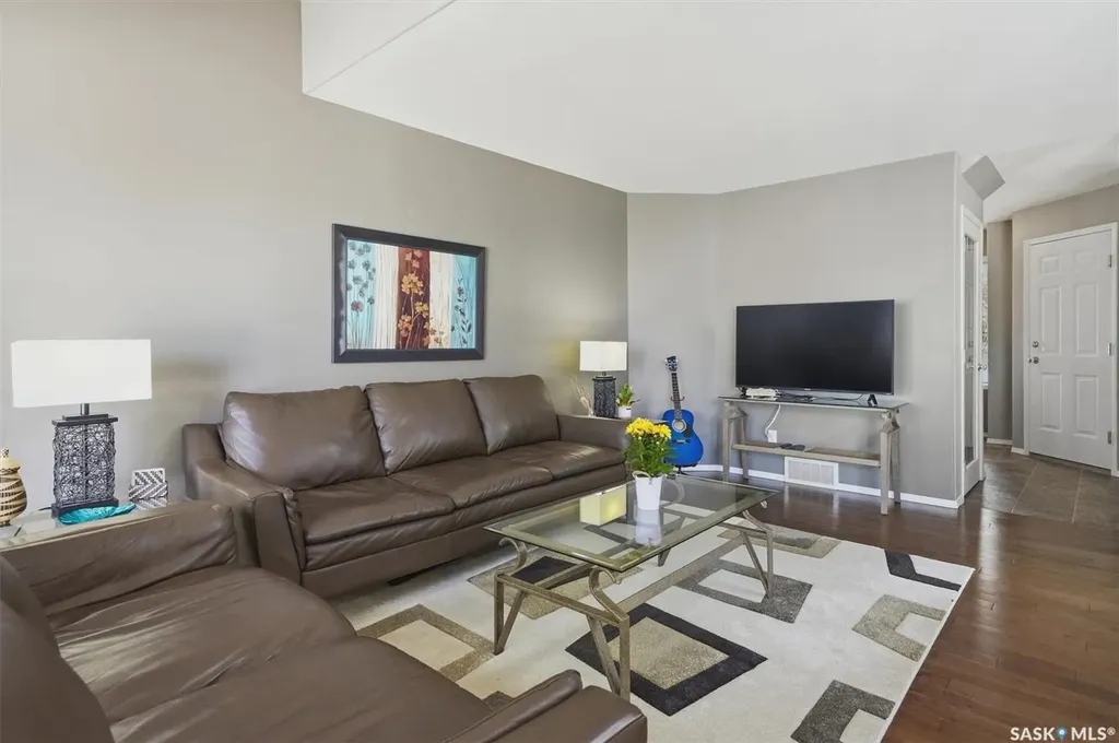 615 Mcwillie Avenue Saskatoon SK S7S 1J4