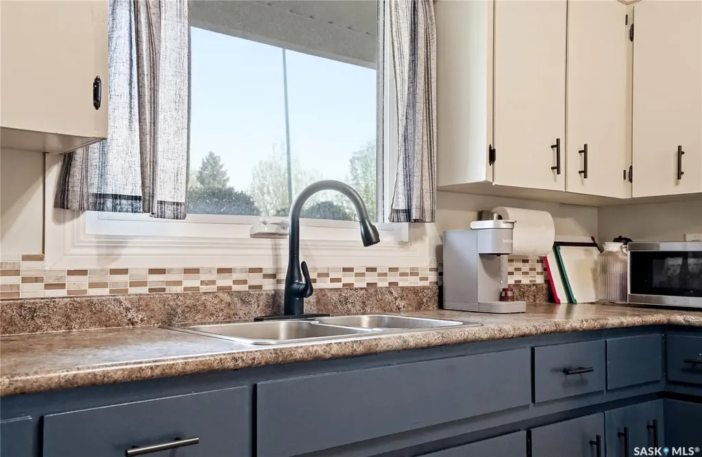 742 Mccormack Road Saskatoon SK S7M 4Z9