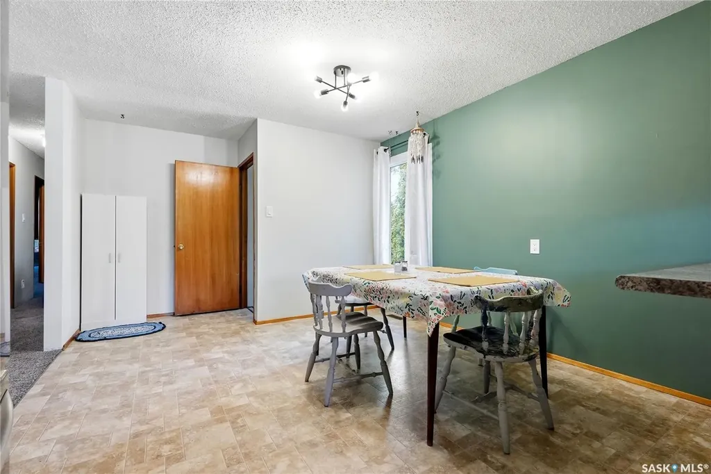 742 Mccormack Road Saskatoon SK S7M 4Z9