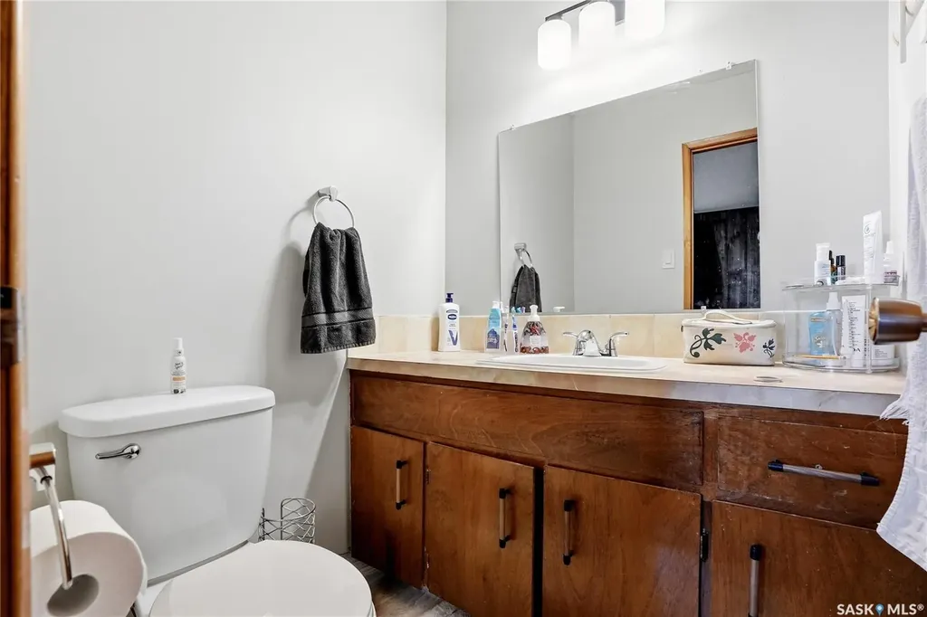 742 Mccormack Road Saskatoon SK S7M 4Z9