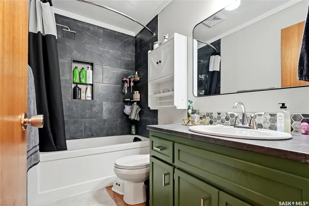 742 Mccormack Road Saskatoon SK S7M 4Z9