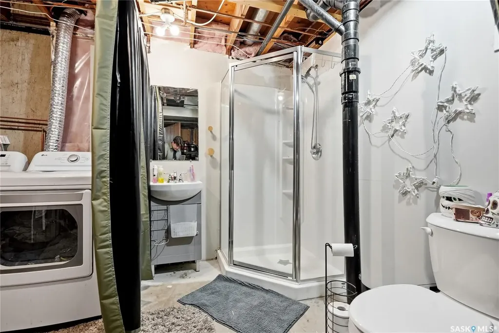742 Mccormack Road Saskatoon SK S7M 4Z9