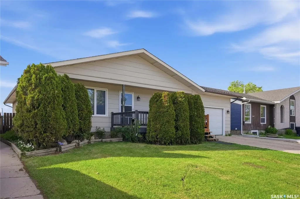 742 Mccormack Road Saskatoon SK S7M 4Z9