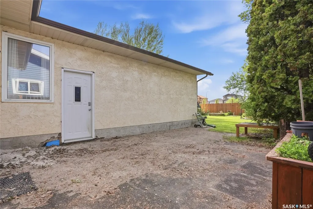 742 Mccormack Road Saskatoon SK S7M 4Z9